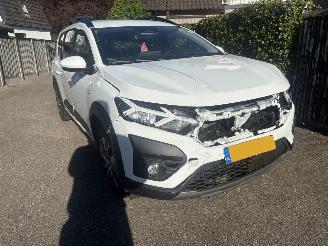 uszkodzony samochody osobowe Dacia Jogger 1.0 TCe 100 ECO-G Expression 7 persoons 2025/4
