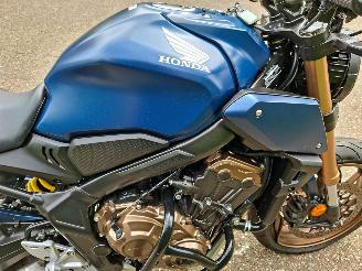 Honda CB 650 R Neo Sp Café picture 13