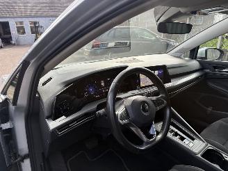 Volkswagen Golf 1.5 e-TSI AUTOMAAT -PANO -SPORT picture 16