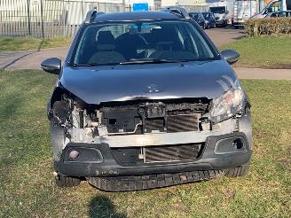 Unfallwagen Peugeot 2008 1.2 Vti 12V PureTech 82 MPV  Benzine 1.199cc 60kW (82pk) 2014/8