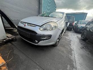 Damaged car Fiat Punto Evo 1.3 JTD Multijet 85 16V Euro 5 Hatchback  Diesel 1.248cc 63kW (86pk) FWD 2010-04/2011-10 (199AXY; 199BXY) 199B4000 2011/2