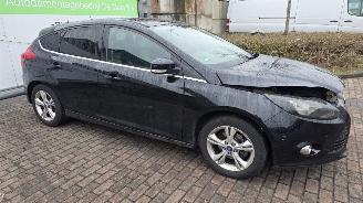 Ford Focus 1.6 Ti-VCT 16V 105 Hatchback  Benzine 1.596cc 77kW (105pk) FWD 2010-07/2018-05  IQDB picture 3