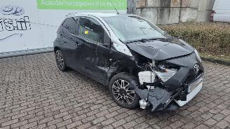 Toyota Aygo 1.0 12V VVT-i Hatchback  Benzine 998cc 53kW (72pk) FWD 2018-03 (KGB40) 1KRFE picture 2
