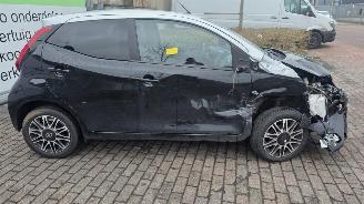 Toyota Aygo 1.0 12V VVT-i Hatchback  Benzine 998cc 53kW (72pk) FWD 2018-03 (KGB40) 1KRFE picture 4