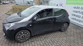 Toyota Aygo 1.0 12V VVT-i Hatchback  Benzine 998cc 53kW (72pk) FWD 2018-03 (KGB40) 1KRFE picture 8
