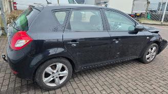 Kia Cee d 1.4 CVVT 16V Hatchback 4Dr Benzine 1.396cc 66kW (90pk) FWD 2009-09/2012-12 (EDB5PB; EDB5PD; EDB5PE) G4FA5 picture 6