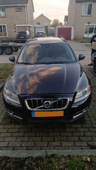 Avarii autoturisme Volvo V-70 1.6 Benzine automaat 2012/1
