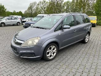 Opel Zafira 2.2 16V Direct Ecotec MPV picture 5
