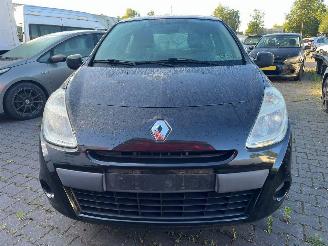 Renault Clio 1.2 16V 65 Hatchback Benzine 1.149cc 48kW (65pk) 2010/1