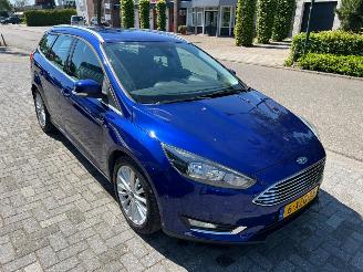 Damaged car Ford Focus Wagon 1.0 First Edition 2014/11