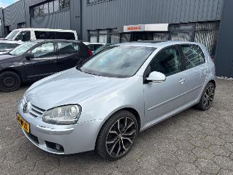 damaged passenger cars Volkswagen Golf 2.0 FSI SPORTLINE AUTOMAAT 2004/3