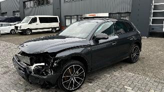 Damaged car Audi Q5 55 TFSI E Quattro Competition 2020/3