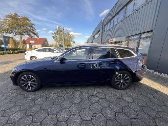 BMW 3-serie 320e Touring picture 2