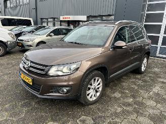 krockskadad bil auto Volkswagen Tiguan 1.4 TSI Comfort & Design 4MOTION 2012/4