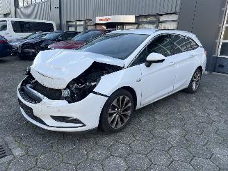 Coche accidentado Opel Astra SPORTS TOURER+ 1.6 CDTI 2016/7