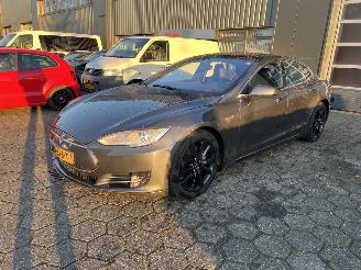 Vaurioauto  passenger cars Tesla Model S 85D Base FREE SUPERCHARGE 2015/10