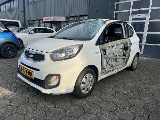 skadebil auto Kia Picanto 1.0 CVVT Economy Line 2013/11