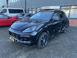 Schadeauto Porsche Cayenne 3.0 E-Hybrid Platinum Edition 2023/3