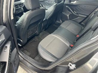 Ford Focus 1.0 EcoBoost Titanium Business picture 22