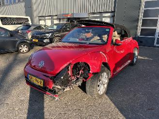 Vaurioauto  passenger cars Volkswagen Beetle 1.2 TSI Design Bluemotion 2014/8