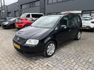 Coche accidentado Volkswagen Touran 1.6 16V FSI Business 2006/2