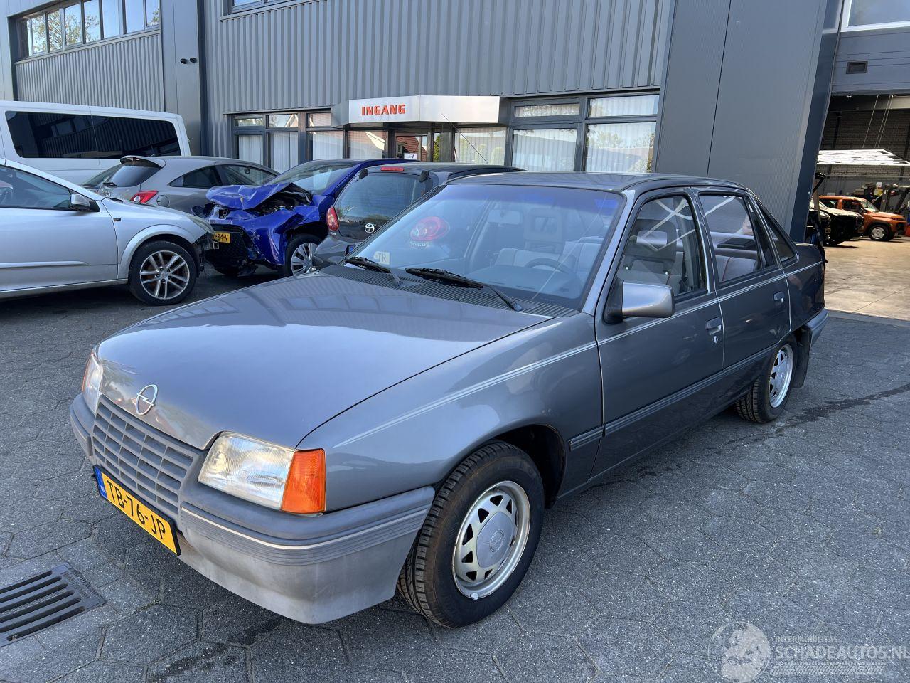 Opel Kadett 1.6i LS