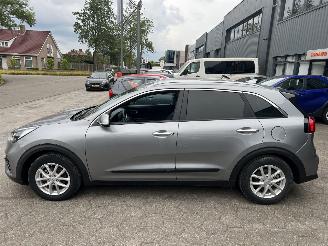 Kia Niro 1.6 GDI HYBRID picture 2
