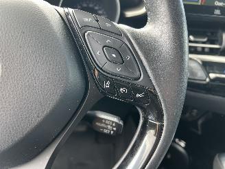 Toyota CH-R 2.0 Hybrid Executive picture 15