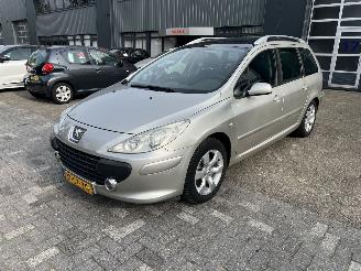 Vaurioauto  passenger cars Peugeot 307 1.6-16V Pack 2006/5