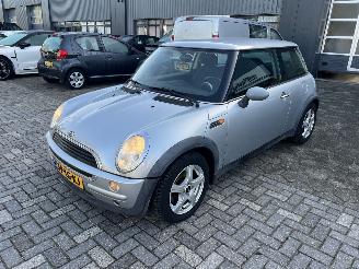 Schadeauto Mini Mini One 1.6 Salt 2002 2002/12