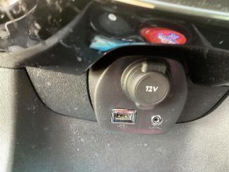 Peugeot 108 108, Hatchback, 2014 1.2 VTi 12V picture 27