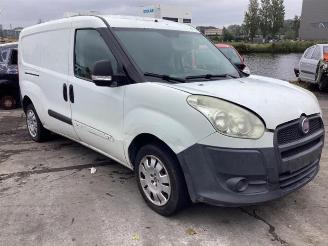 Coche siniestrado Fiat Doblo Doblo Cargo (263), Van, 2010 1.3 MJ 16V Euro 4 2011/10