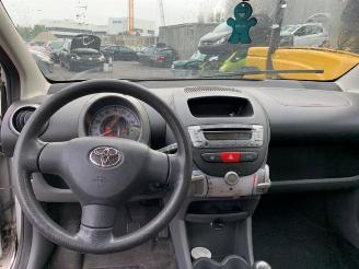 Toyota Aygo Aygo (B10), Hatchback, 2005 / 2014 1.0 12V VVT-i picture 16