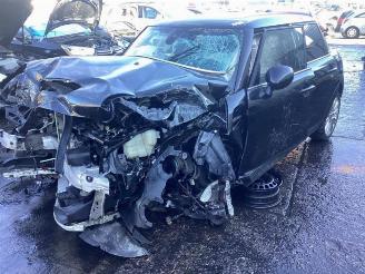 krockskadad bil auto Mini Cooper S Mini (F55), Hatchback 5-drs, 2013 2.0 16V Cooper S 2016/6