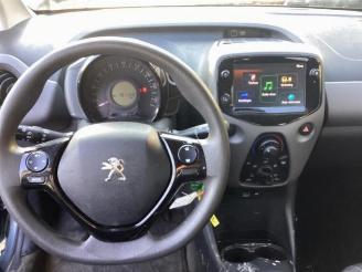 Peugeot 108 108, Hatchback, 2014 1.0 12V VVT-i picture 12