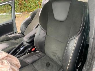 Volvo V-40 V40 (MV), Hatchback 5-drs, 2012 / 2019 1.5 T2 16V Geartronic picture 20