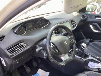 Peugeot 308 308 SW (L4/L9/LC/LJ/LR), Combi 5-drs, 2014 / 2021 1.6 BlueHDi 120 picture 29