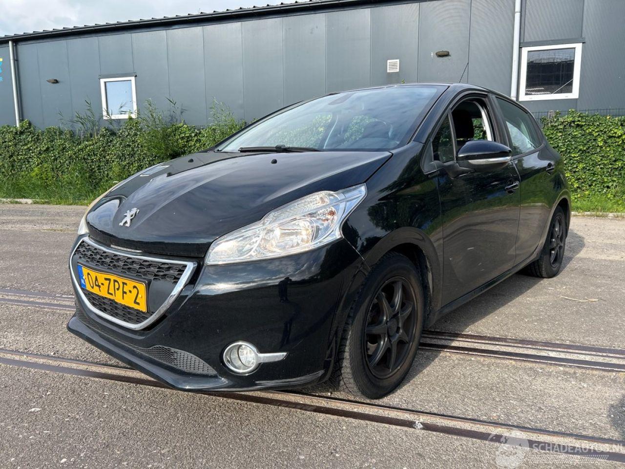 Peugeot 208 1.4 HDi Hatchback  Diesel 1.398cc 50kW (68pk) FWD 2012-03/2019-12 (CA8HP; CC8HP) DV4C; 8HP