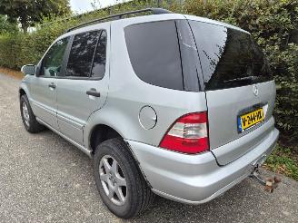 Mercedes M-klasse 270 2.7 CDI 20V picture 2