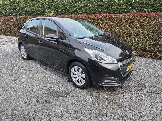 damaged passenger cars Peugeot 208 1.2 PureTech Active 2018/3