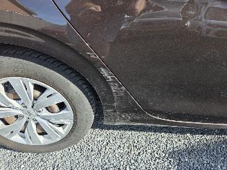 Peugeot 208  picture 2