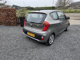 Kia Picanto  picture 3