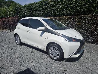 Voiture accidenté Toyota Aygo 1.0 VVT-1 X-SPORT 2017/5