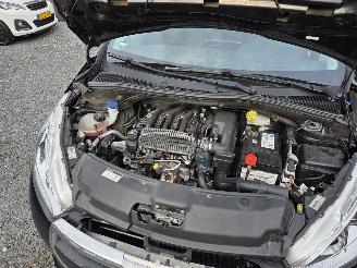 Peugeot 208  picture 10