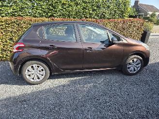 Unfallwagen Peugeot 208 1.2 VTI Envy 2013/4