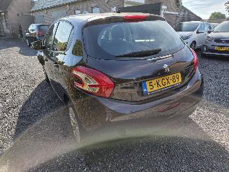 Peugeot 208 1.2 VTI Envy picture 3