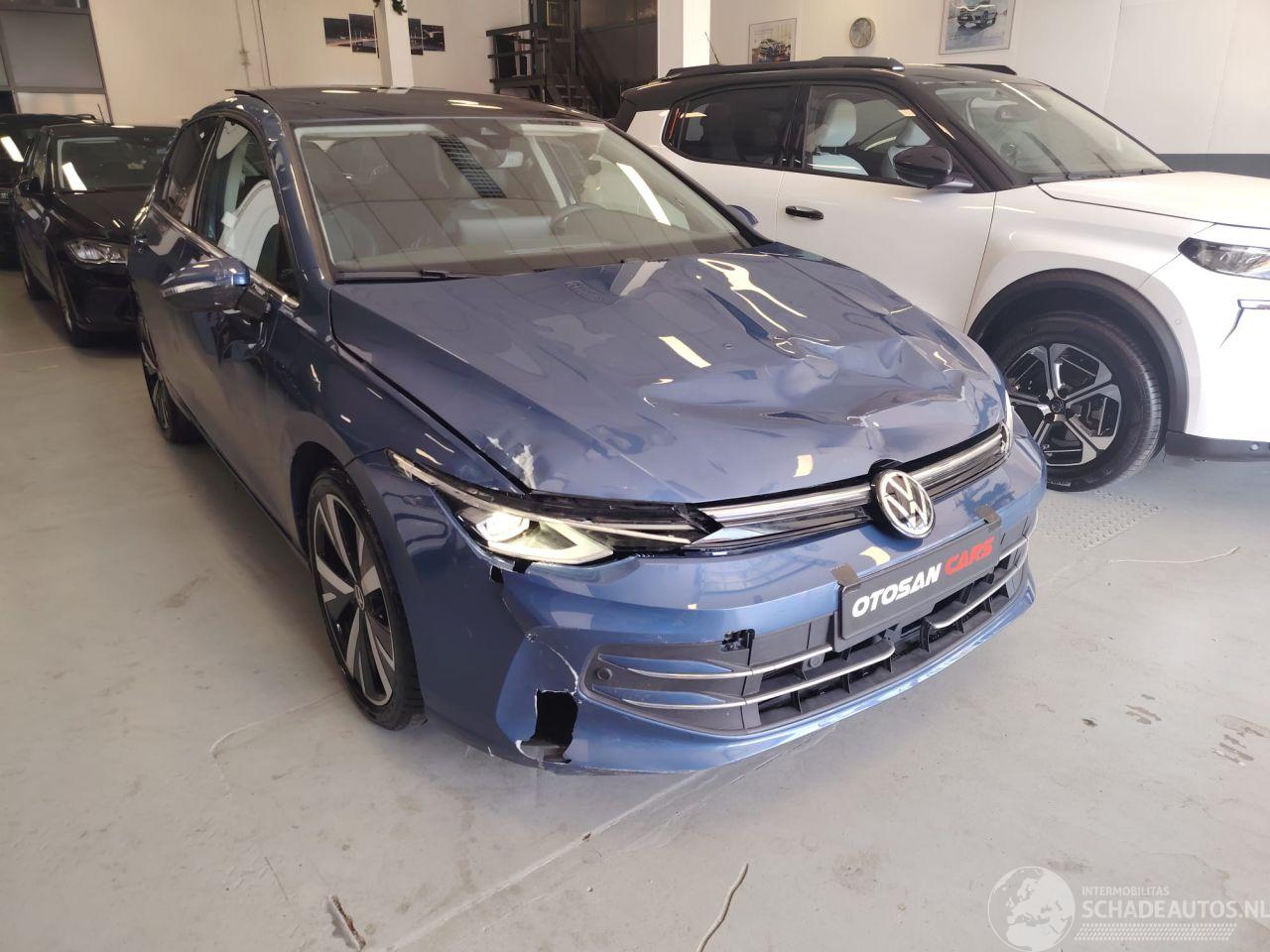 Volkswagen Golf 1.5 Hybride 204PK! DSG PANO LEDER MASSAGE FULL 2025 15.000km