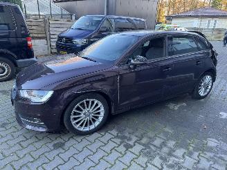 krockskadad bil auto Audi A3 SPORTBACK 1.4 TFSI PANO 2015 2015/1