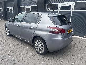 Peugeot 308 1.2 puretech style PANO NAVI picture 4
