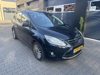 Damaged car Ford Grand C-Max Titanium 2013/1